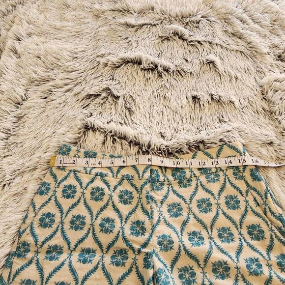 LOFT the Riviera floral cottage embroidered shorts size 0 - Picture 4 of 11